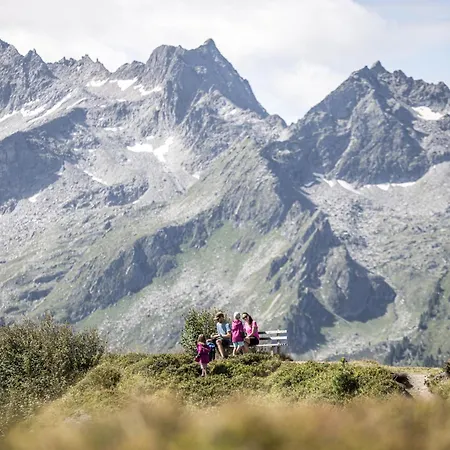 Haus Angela アパート *