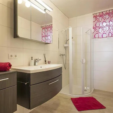 Haus Angela アパート *