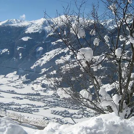 Haus Angela アパート *